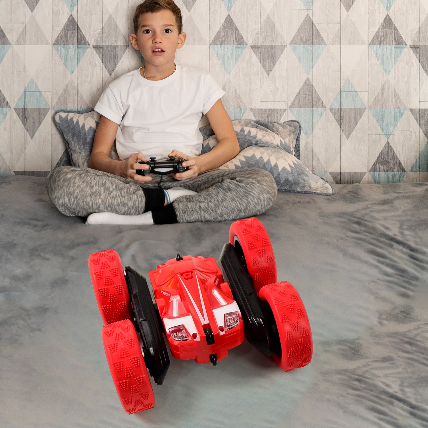 Remote Control Car Double Sided Fast Stunt Car (1 Set) Remote Control Car Double Sided Fast Stunt Car (1 Set)